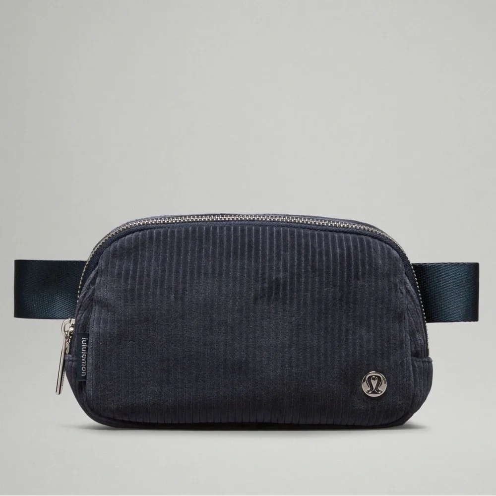 Lululemon | everywhere belt bag | corduroy true navy
